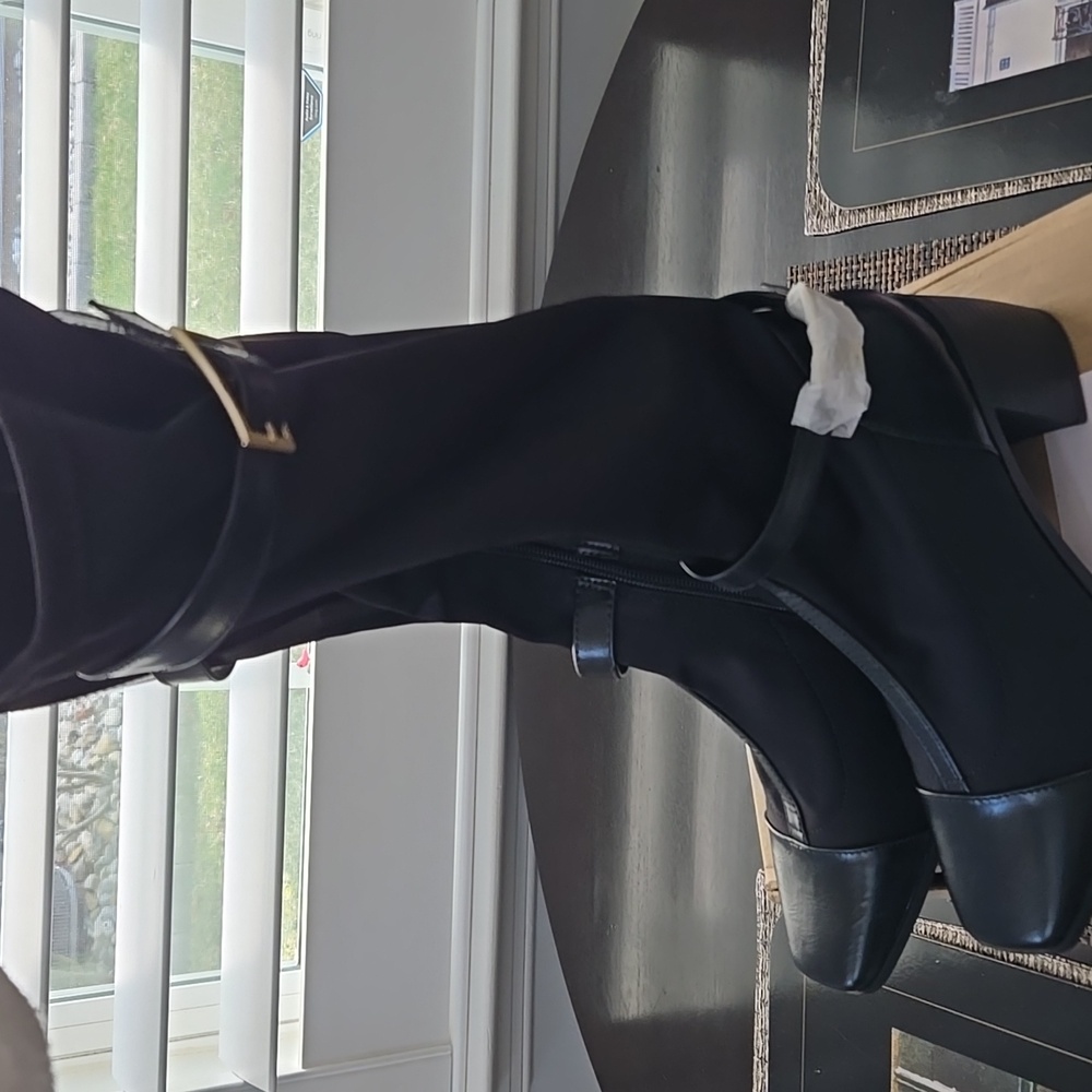 Journee Collection Boots